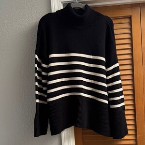 GAP 24/7 Split-Hem Turtleneck Sweater